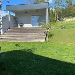 https://bungalow-dans-le-jardin.hotels-rhonealpes.com