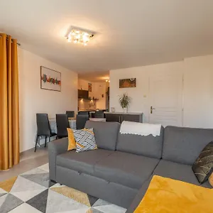 https://joli-t2-de-57-m-proche-lac-et-vieille-ville.hotels-rhonealpes.com